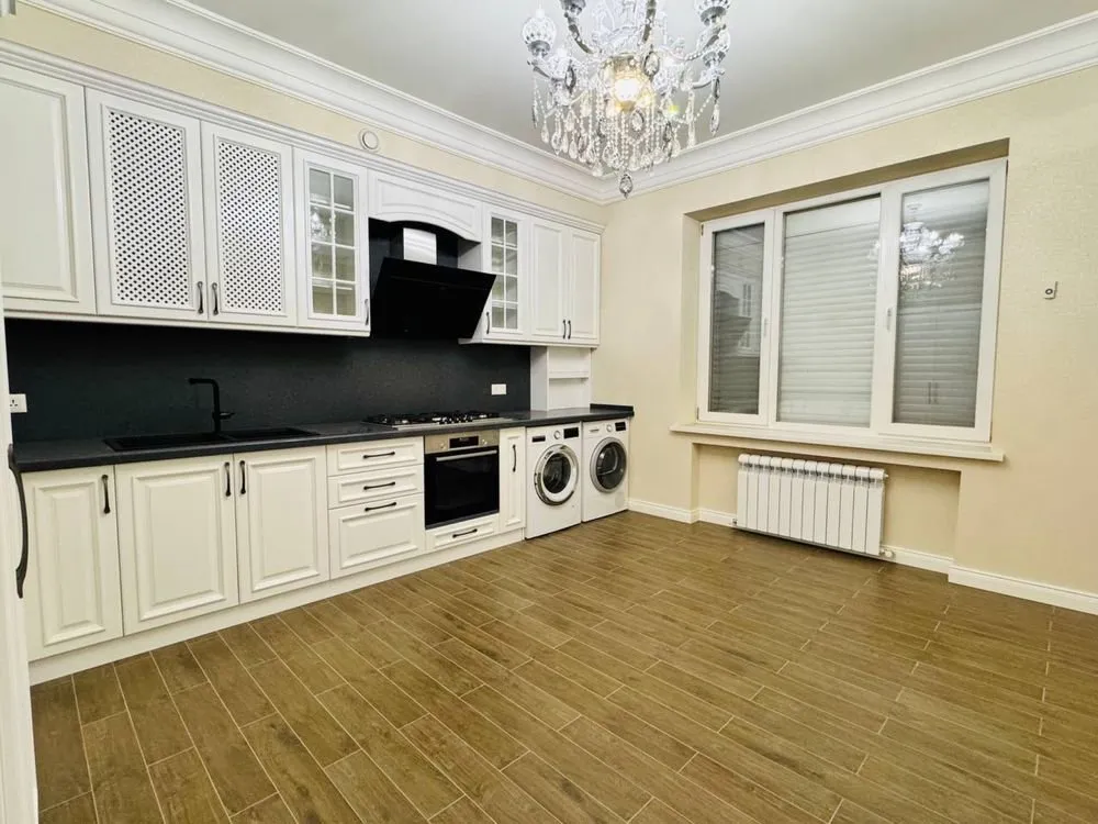 148 m², 3-xonali kvartira, 1/8
