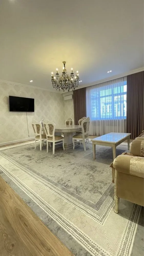 110 м², 3-комн. квартира, 3/8