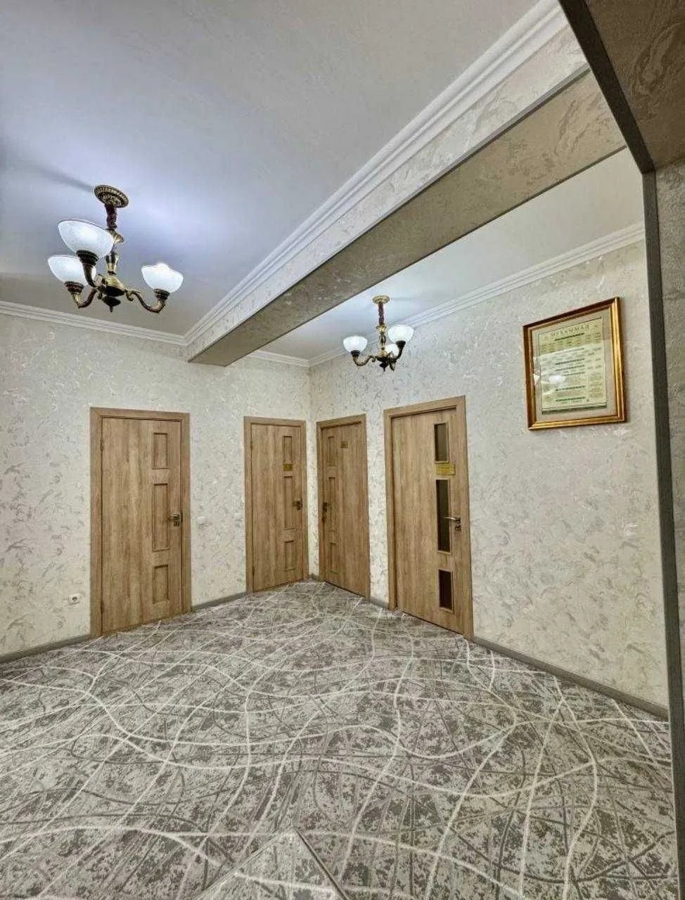 153 м², многокомнатная квартира, 1/8