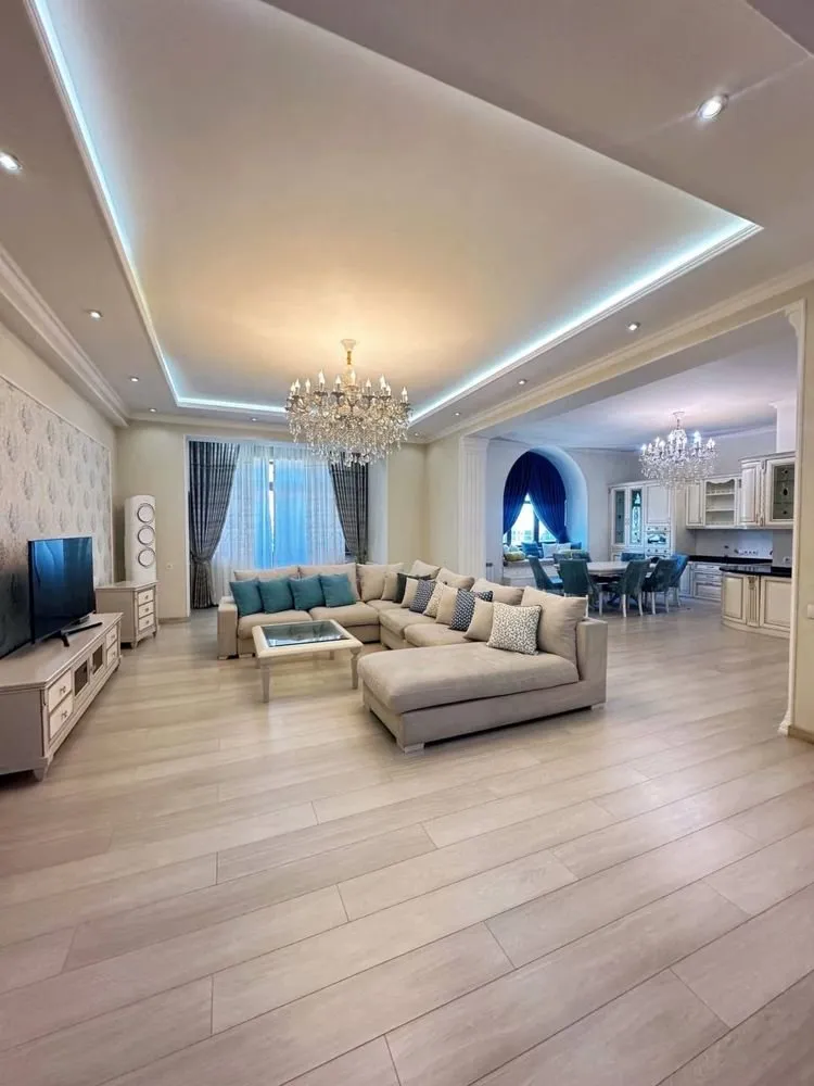 165 м², 4-комн. квартира, 8/8