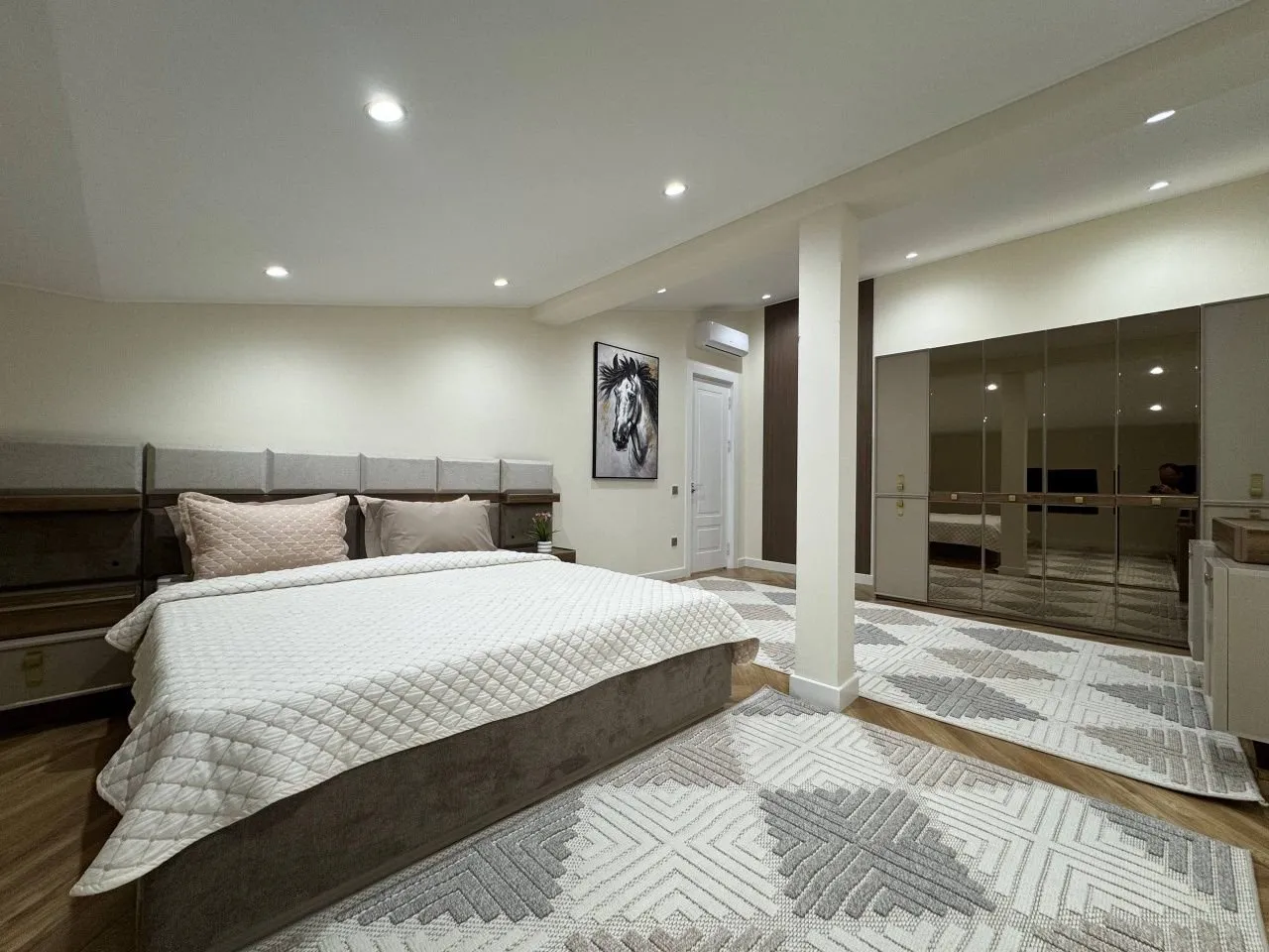 140 м², 4-комн. квартира, 9/10