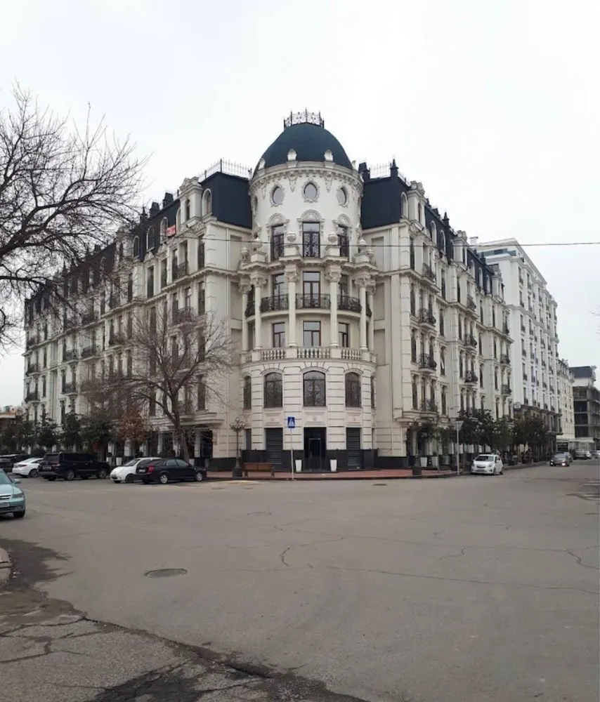 228 м², 5-комн. квартира, 3/6
