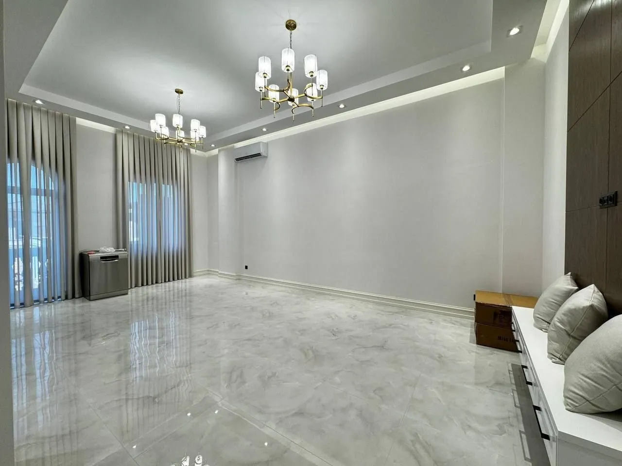 130 м², 2-комн. квартира, 2/10