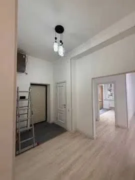 125 м², 5-комн. квартира, 1/9
