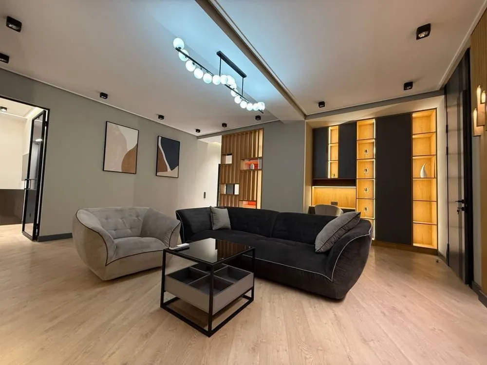 100 м², 3-комн. квартира, 7/10