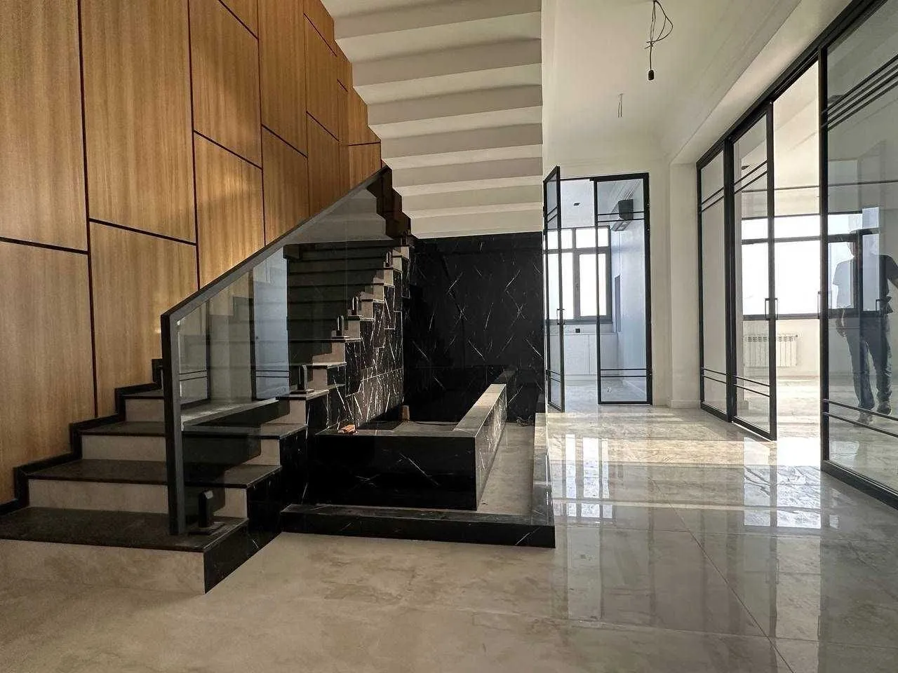374 m², ko'p xonali kvartira, 9/10