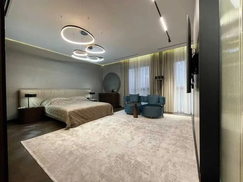 323 м², 5-комн. квартира, 12/13
