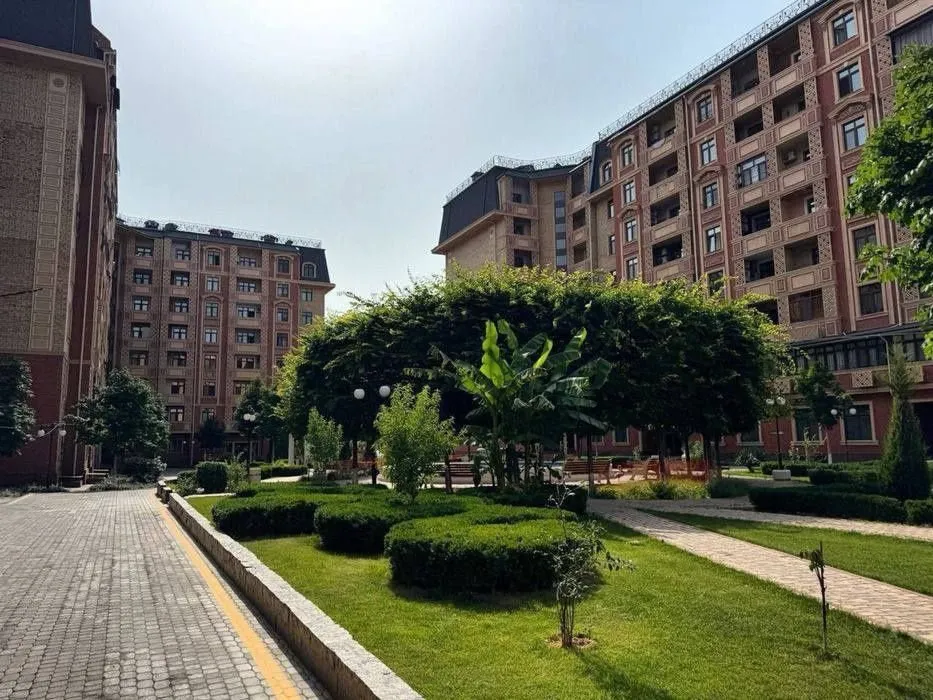 245 м², 4-комн. квартира, 7/8