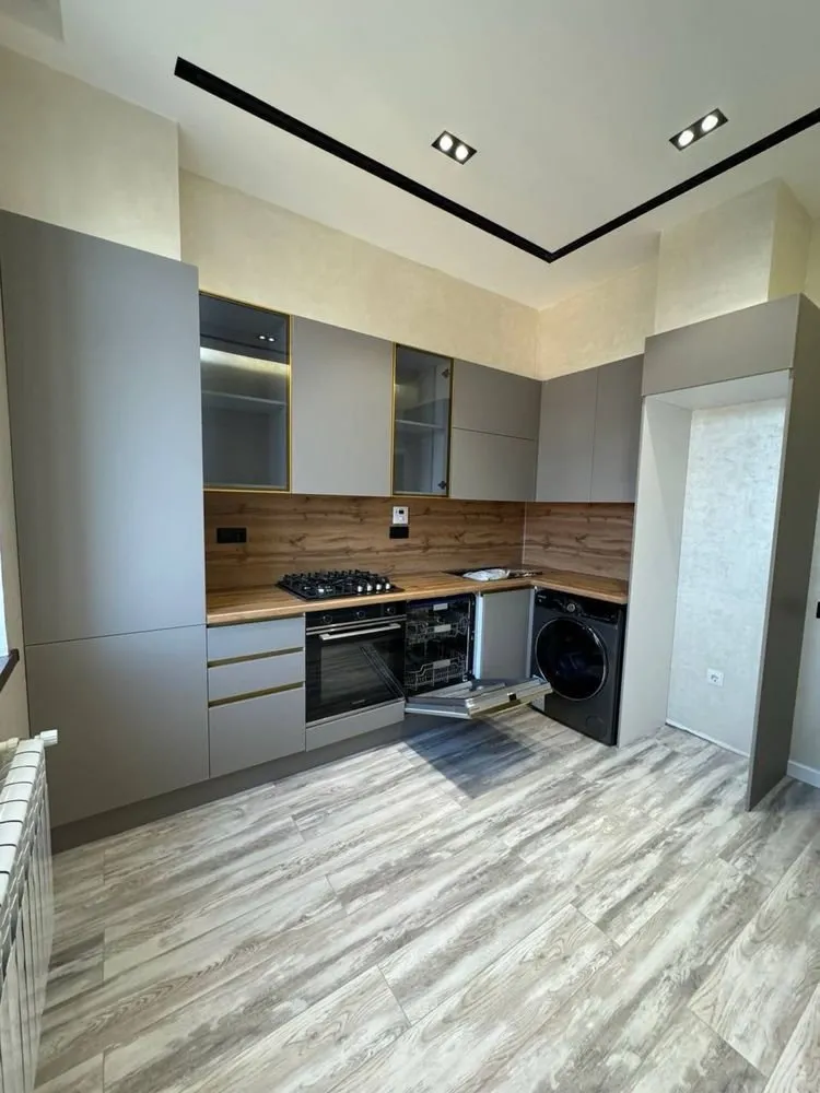 100 м², 4-комн. квартира, 7/8