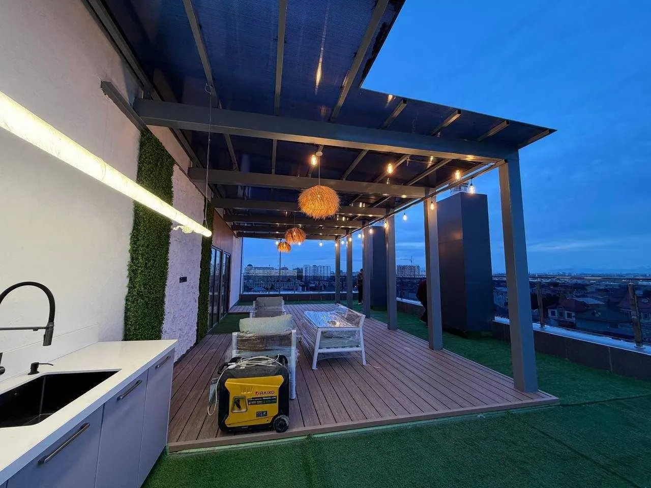 250 м², 5-комн. квартира, 7/8