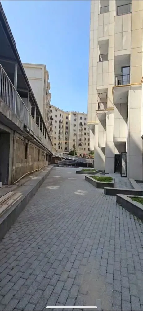 100 м², 4-комн. квартира, 8/9