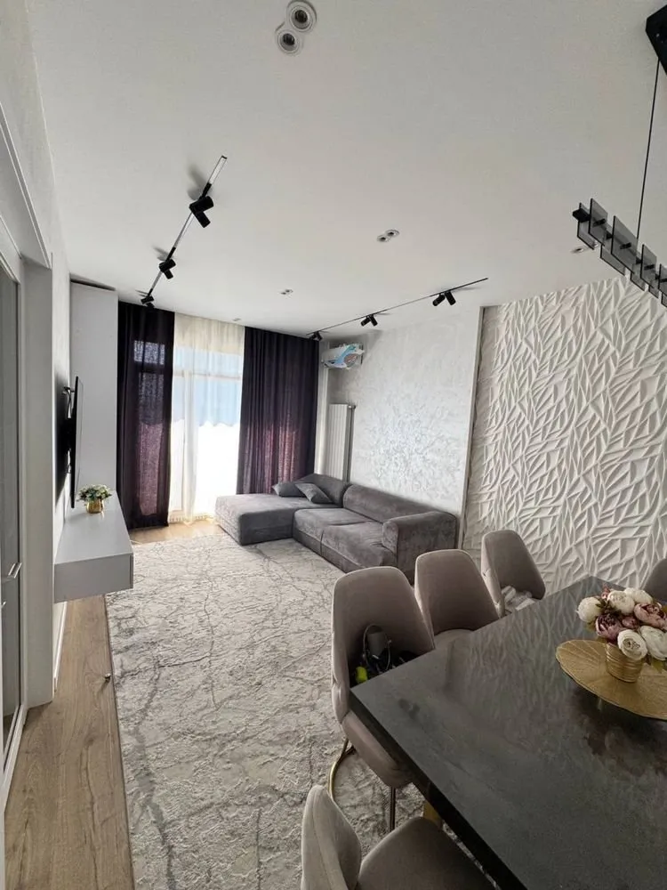 80 м², 3-комн. квартира, 6/9