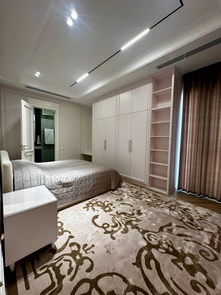 232 м², 5-комн. квартира, 5/10