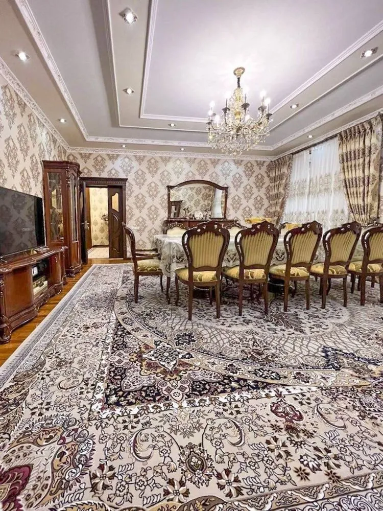 215 м², 4-комн. квартира, 3/5