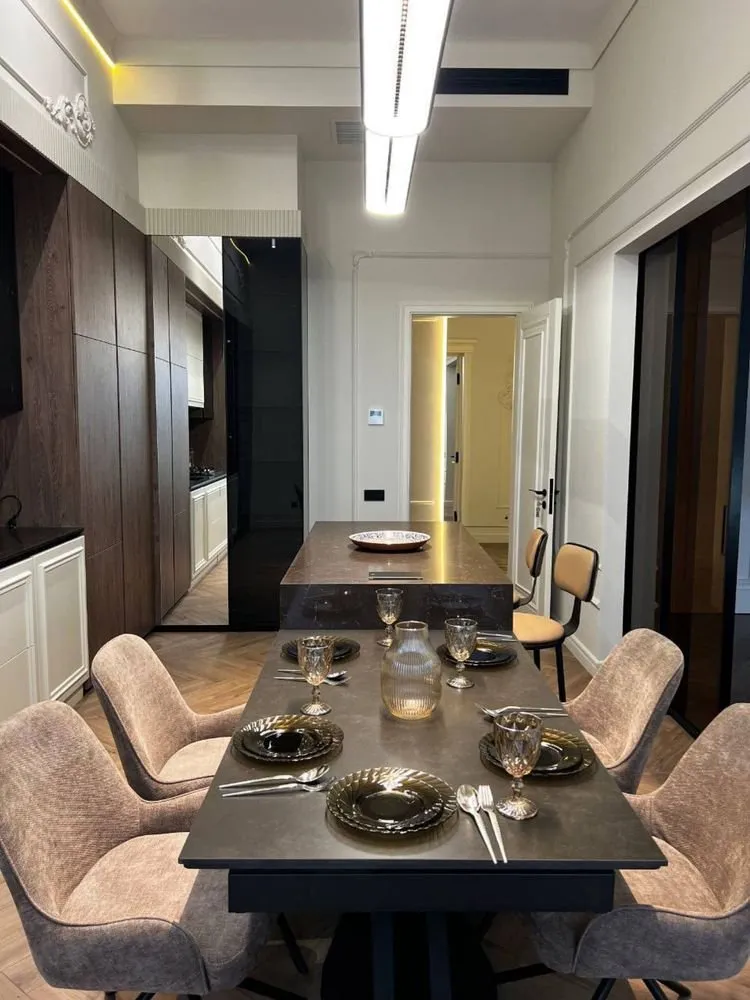 190 м², 4-комн. квартира, 10/10