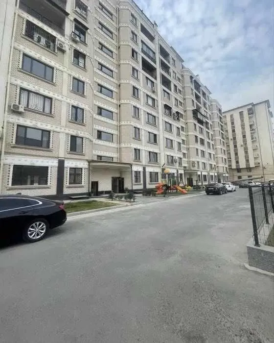 250 м², 4-комн. квартира, 9/10