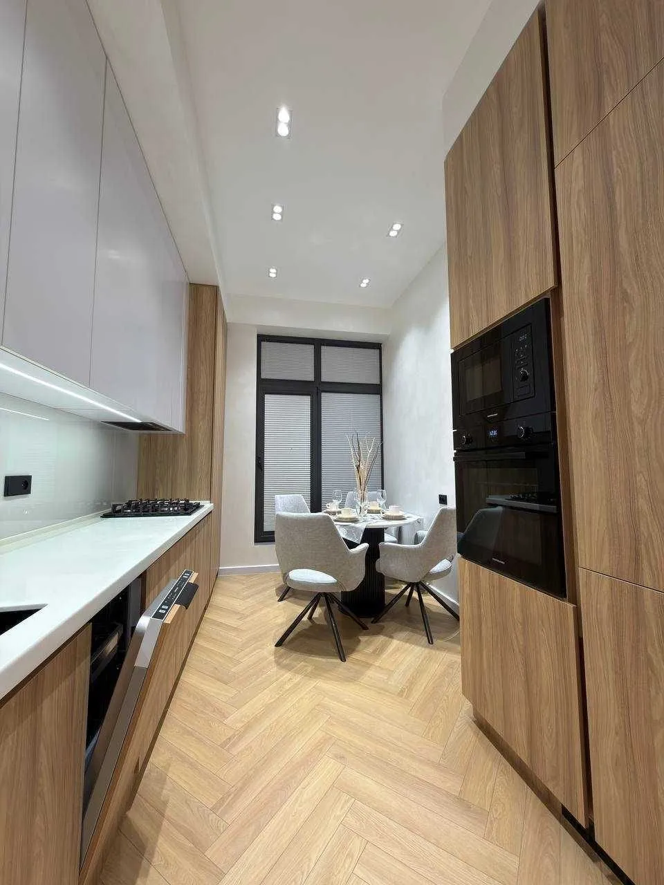 81 м², 3-комн. квартира, 3/8