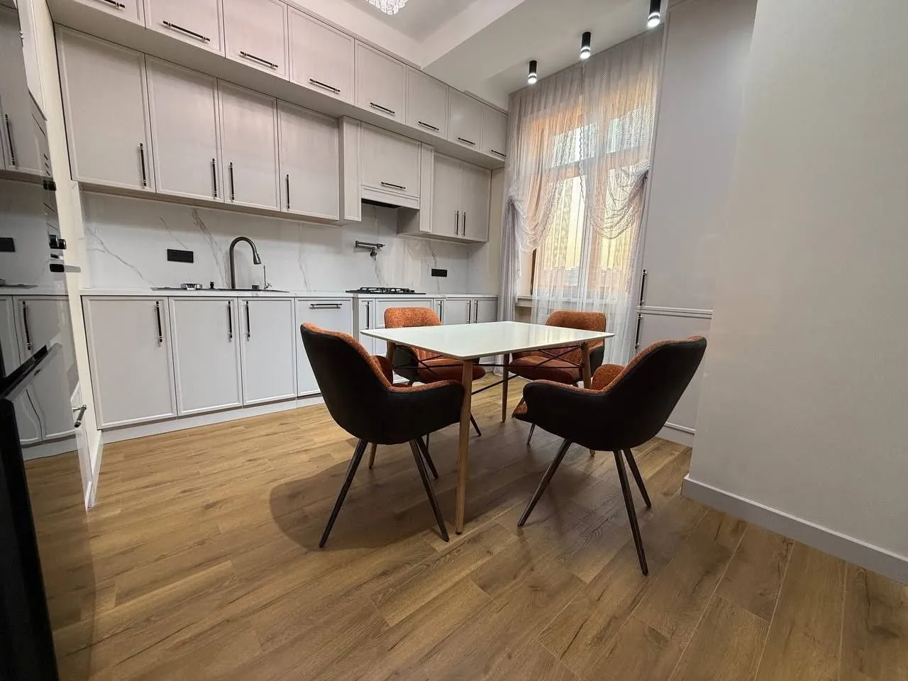 123 m², 4-xonali kvartira, 9/9