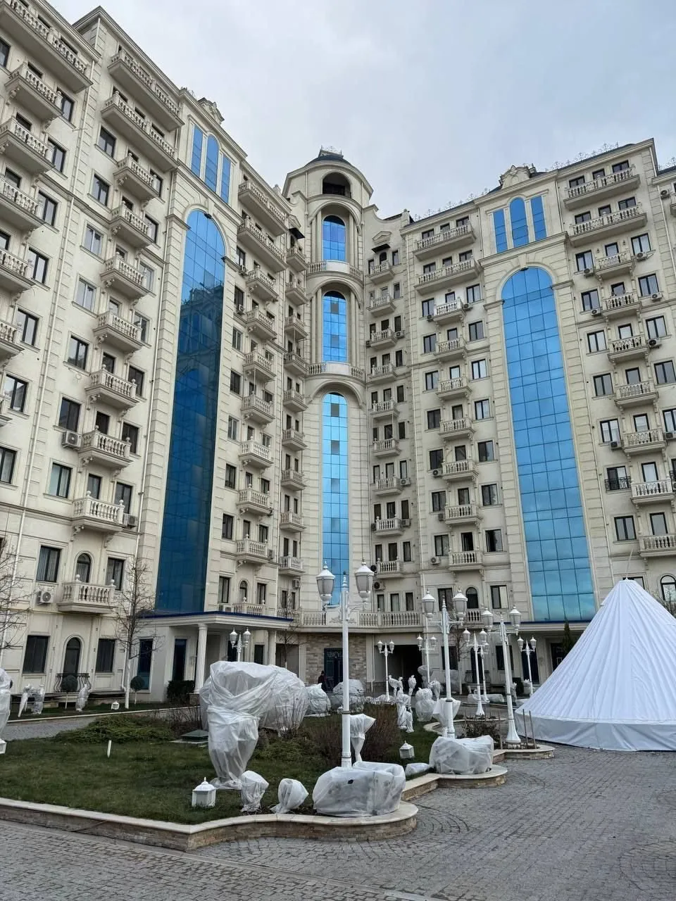 130 м², 2-комн. квартира, 8/10