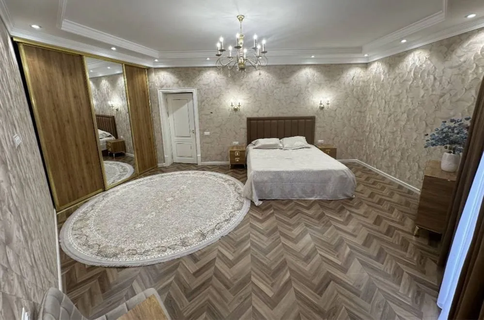 202 m², ko'p xonali kvartira, 9/10