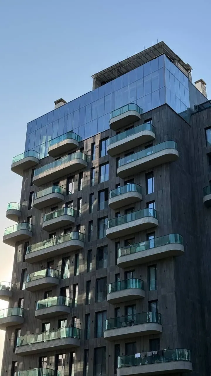 359 м², многокомнатная квартира, 8/8