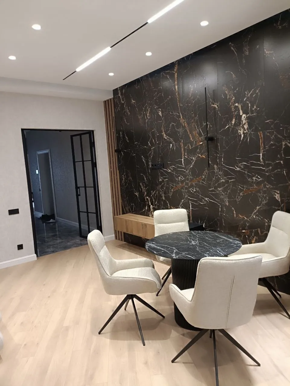 100 м², 3-комн. квартира, 4/9