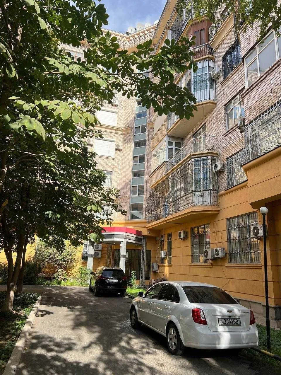 260 м², многокомнатная квартира, 3/6