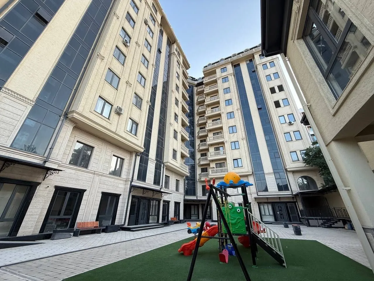 222 m², ko'p xonali kvartira, 9/11