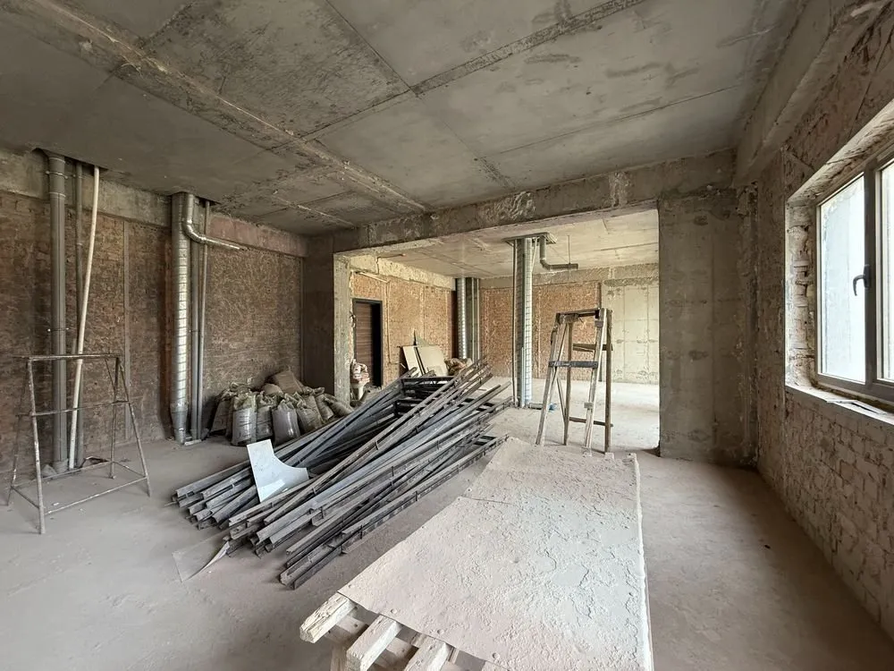 216 м², 4-комн. квартира, 3/8
