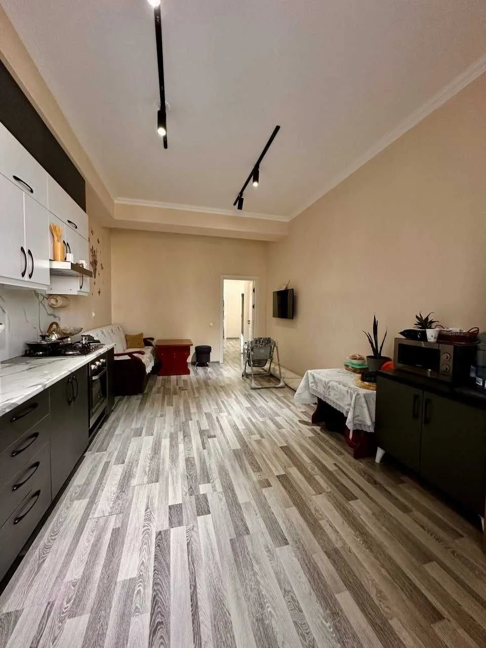 90 м², 3-комн. квартира, 6/8