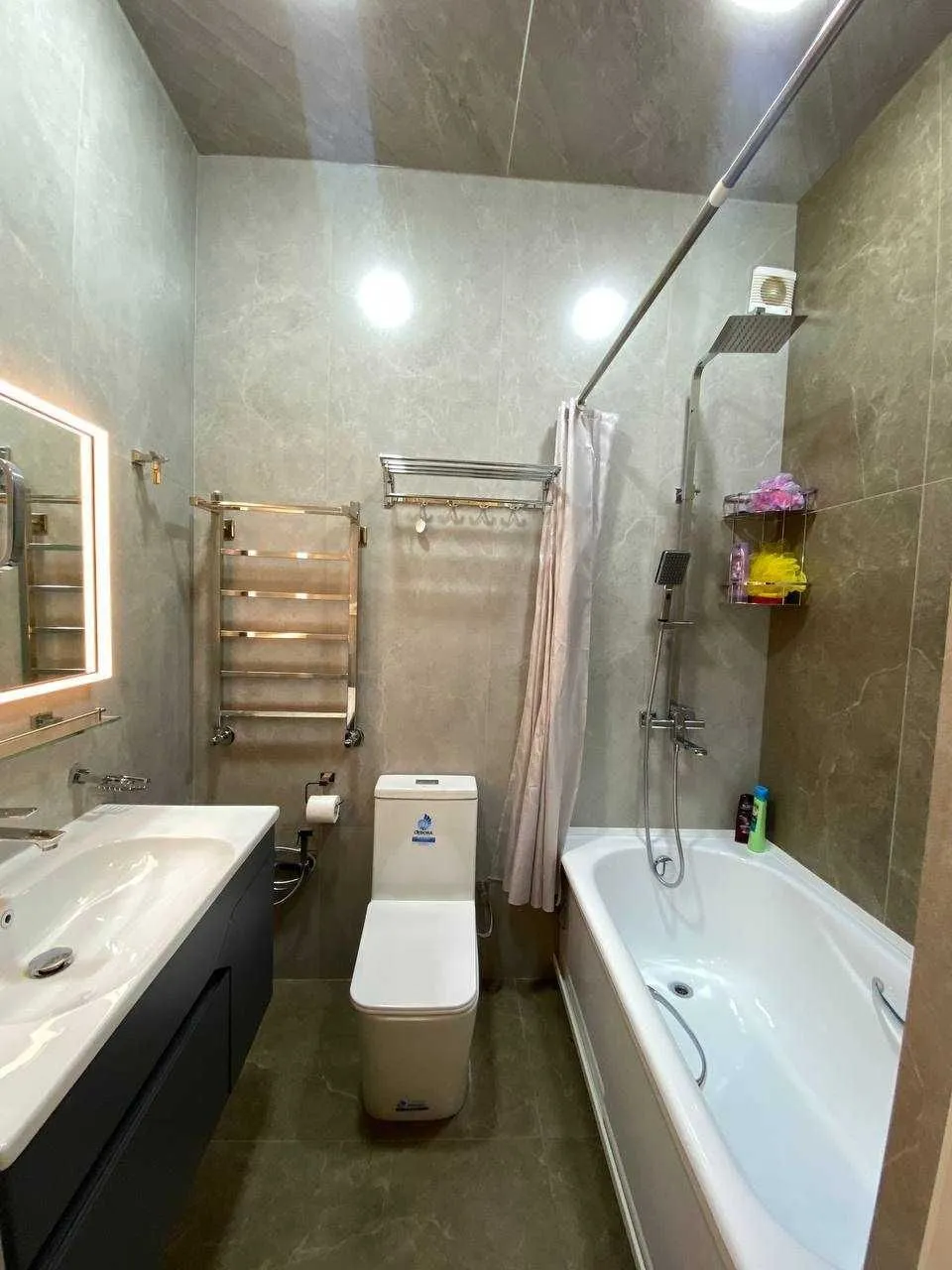145 m², 5-xonali kvartira, 6/10