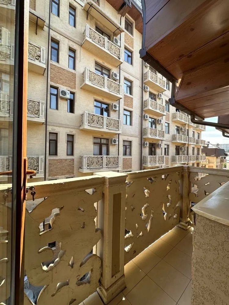 100 m², 4-xonali kvartira, 3/8