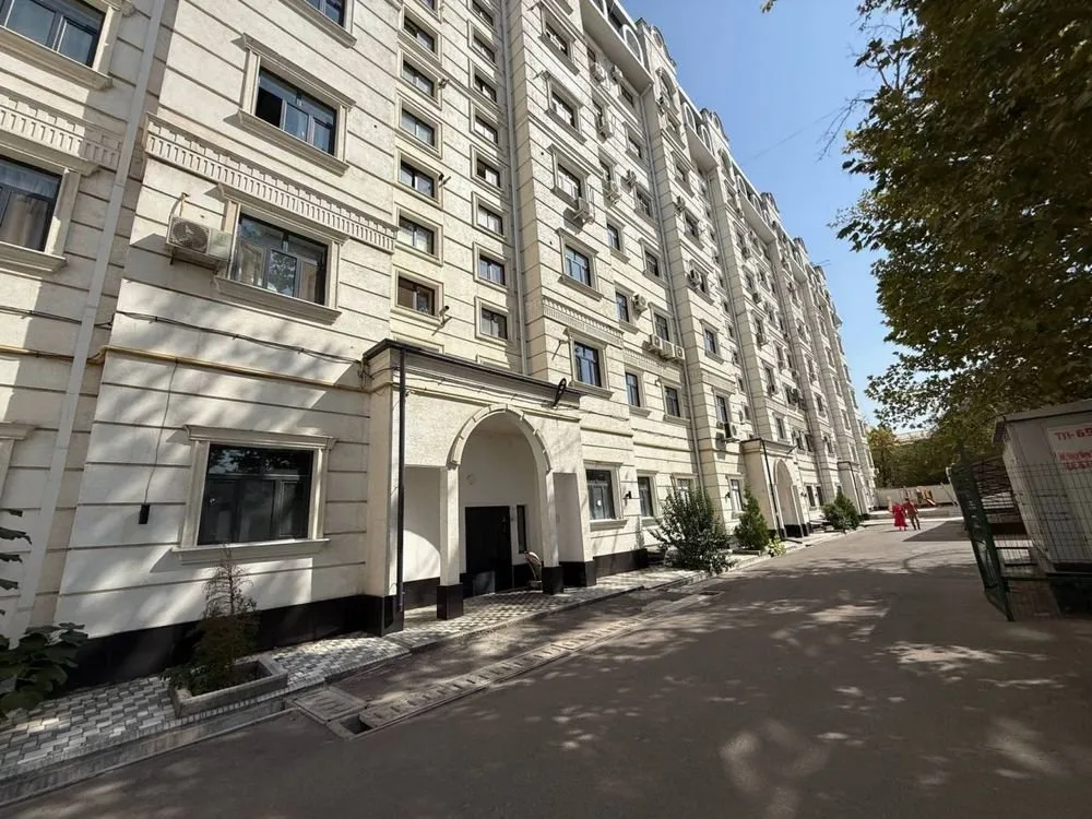 140 м², 4-комн. квартира, 3/8