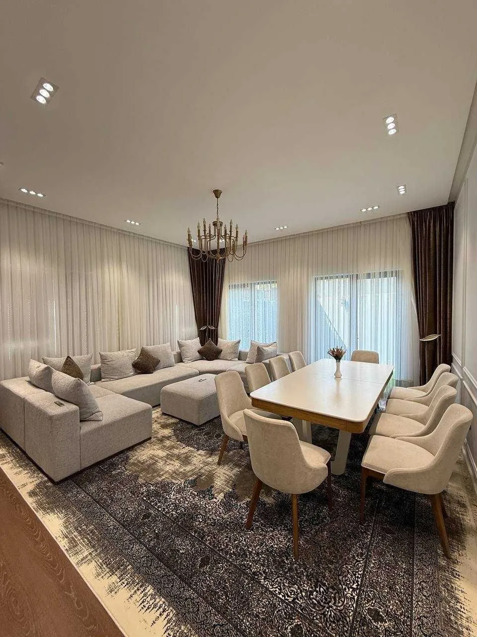 210 м², многокомнатная квартира, 1/9