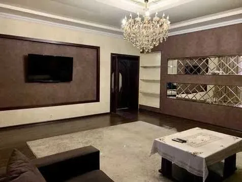 213 м², 4-комн. квартира, 8/9