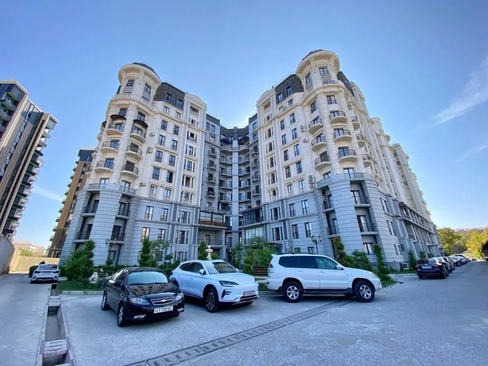 104 м², 4-комн. квартира, 8/10