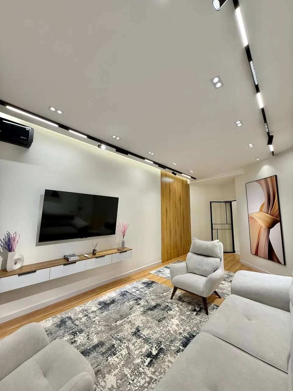 94 м², 4-комн. квартира, 1/10