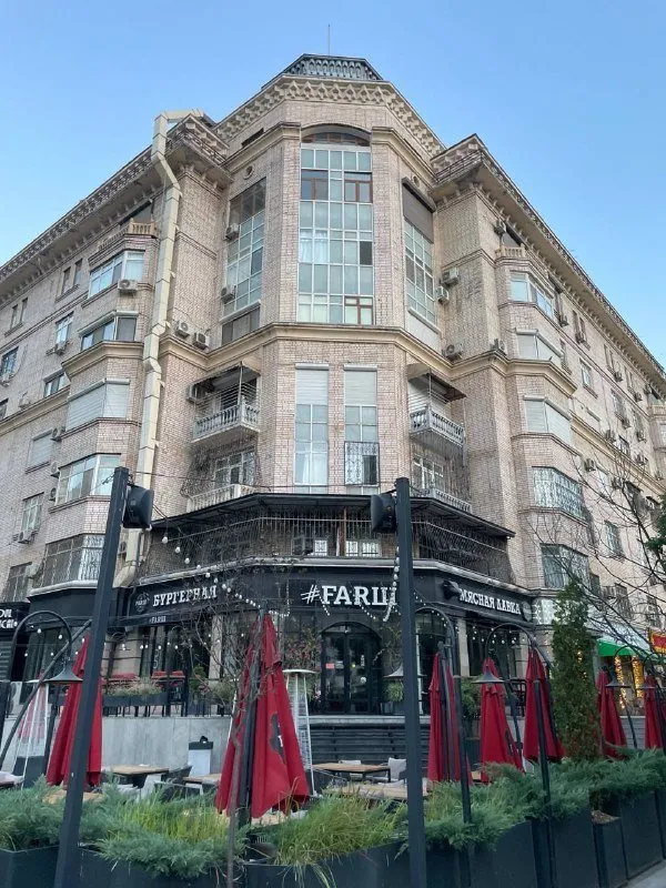 210 м², 4-комн. квартира, 7/7