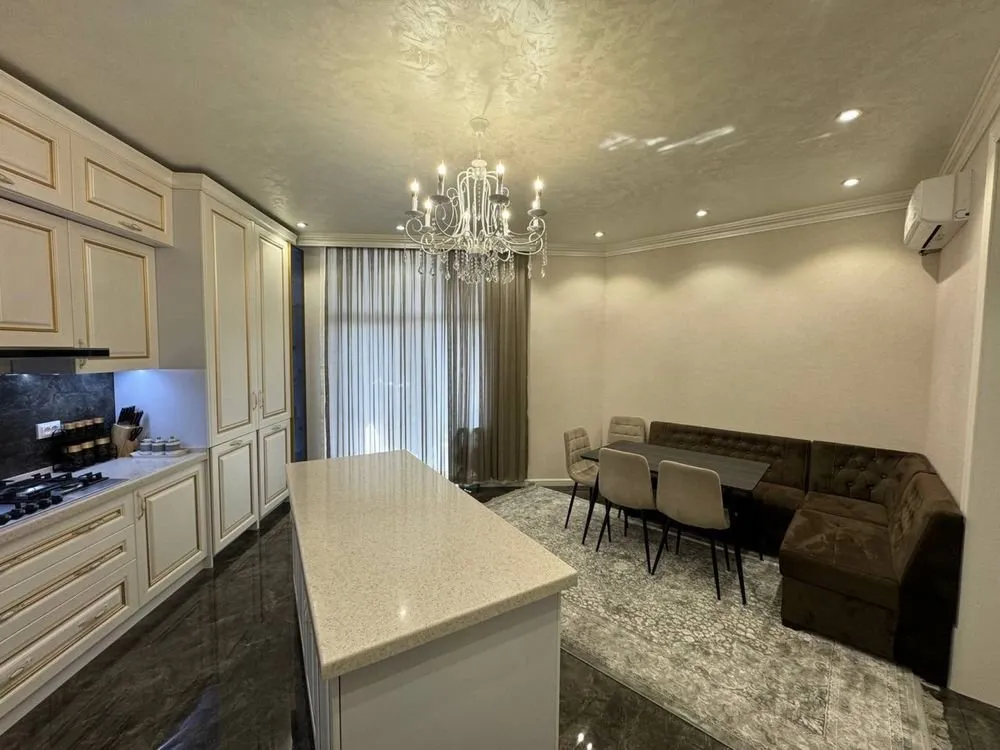 202 м², 5-комн. квартира, 9/10