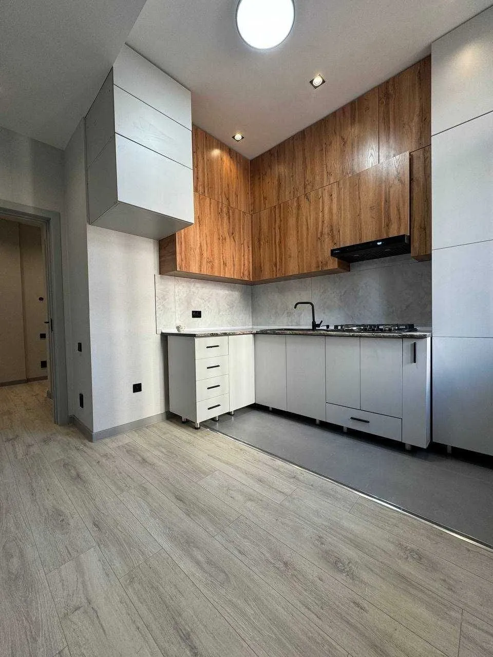 105 м², 3-комн. квартира, 1/10