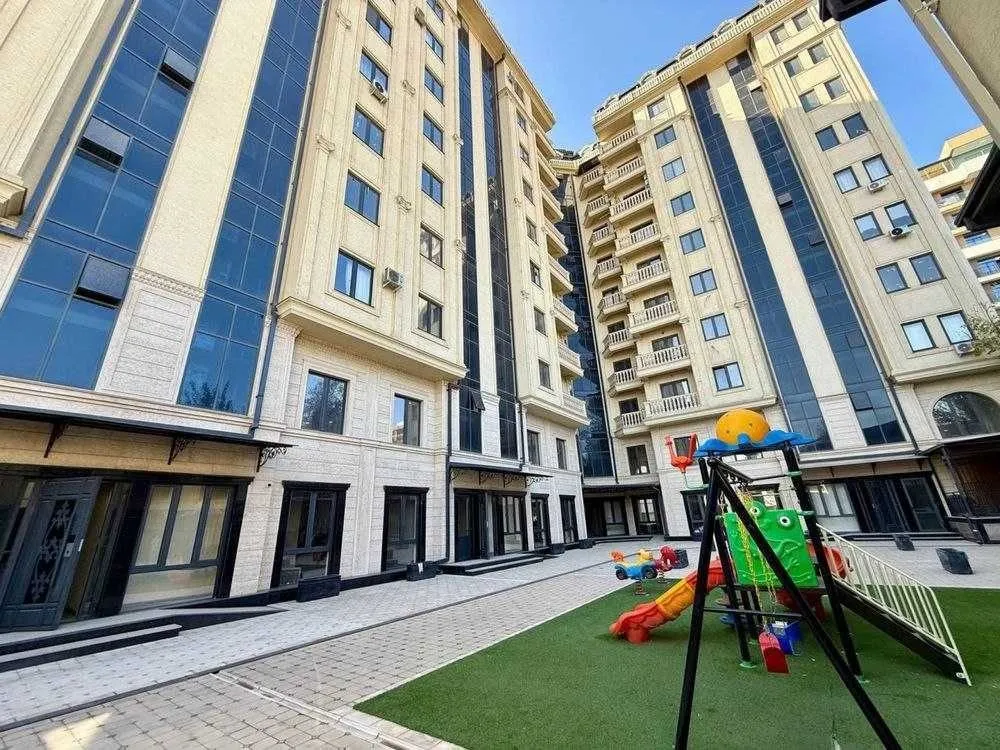 180 м², 5-комн. квартира, 8/11