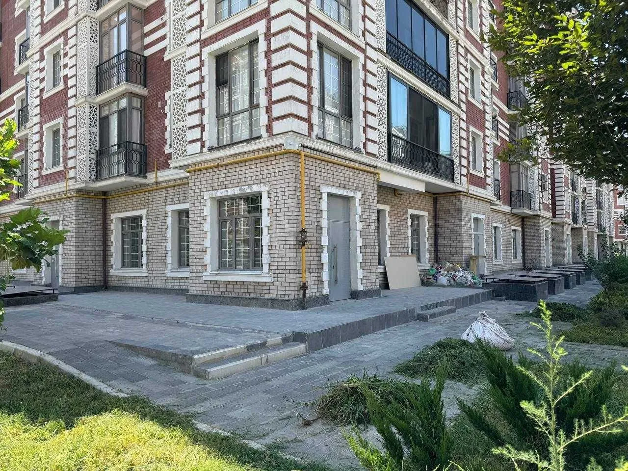 204 m², ko'p xonali kvartira, 1/9