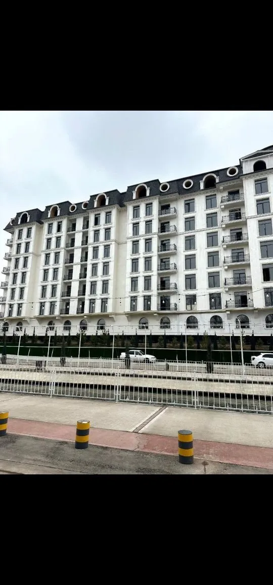 200 м², многокомнатная квартира, 1/9