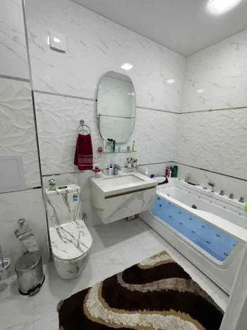 160 м², 4-комн. квартира, 1/8-3