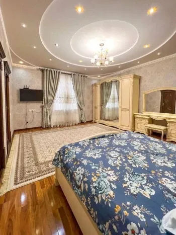 215 м², 4-комн. квартира, 3/5-2
