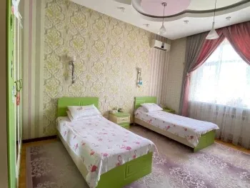 180 м², 4-комн. квартира, 7/7-2