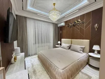 100 м², 3-комн. квартира, 4/10-0