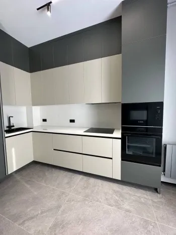 320 м², 5-комн. квартира, 7/8-2