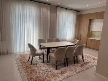 130 м², 4-комн. квартира, 4/7-1