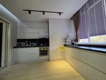 151 м², 5-комн. квартира, 4/7-1